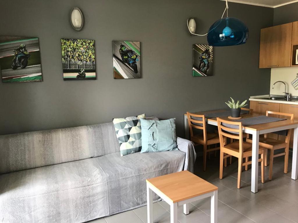 46 Vale C'E' Al Villaggio Olimpico Di Colle Sestriere Exteriör bild