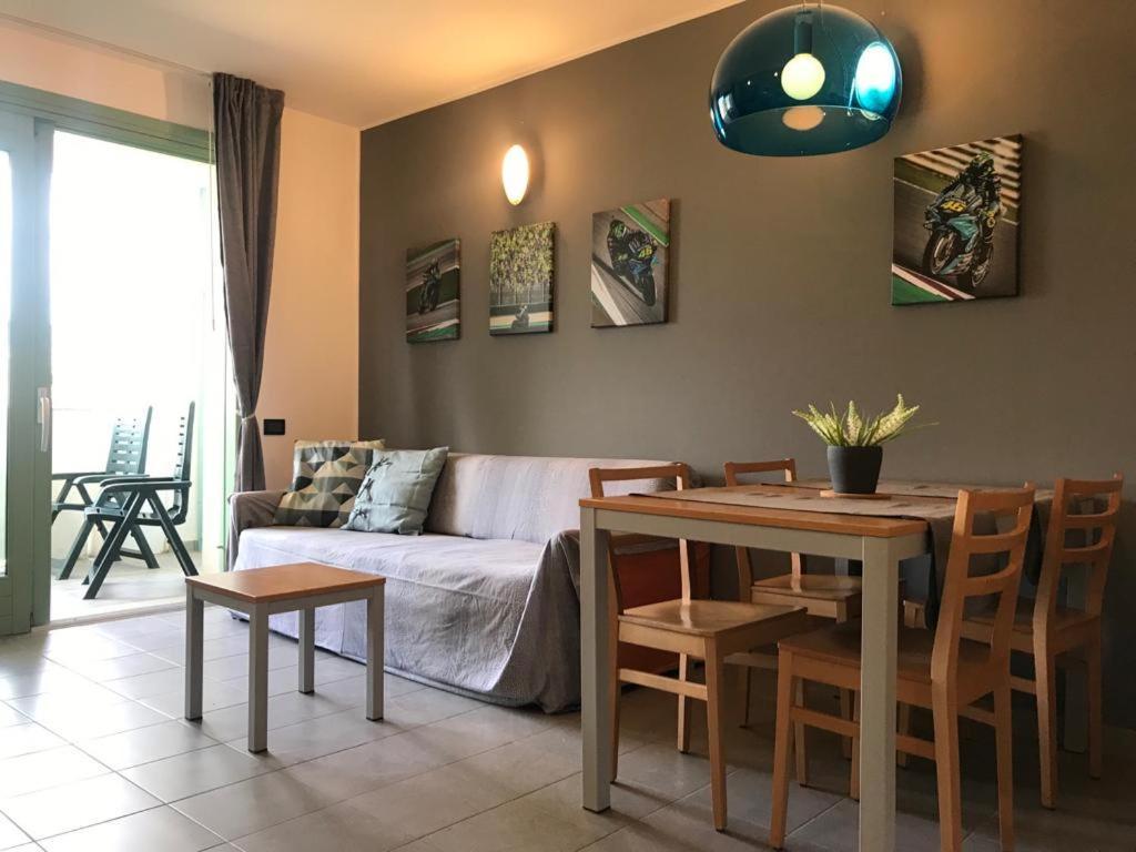 46 Vale C'E' Al Villaggio Olimpico Di Colle Sestriere Exteriör bild
