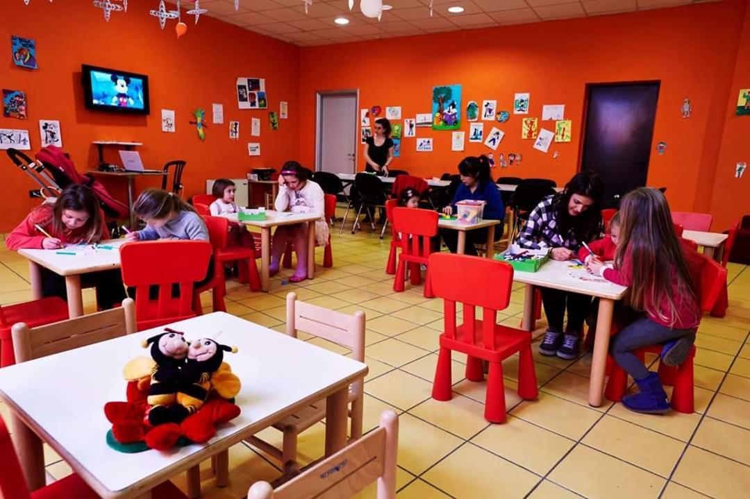 46 Vale C'E' Al Villaggio Olimpico Di Colle Sestriere Exteriör bild