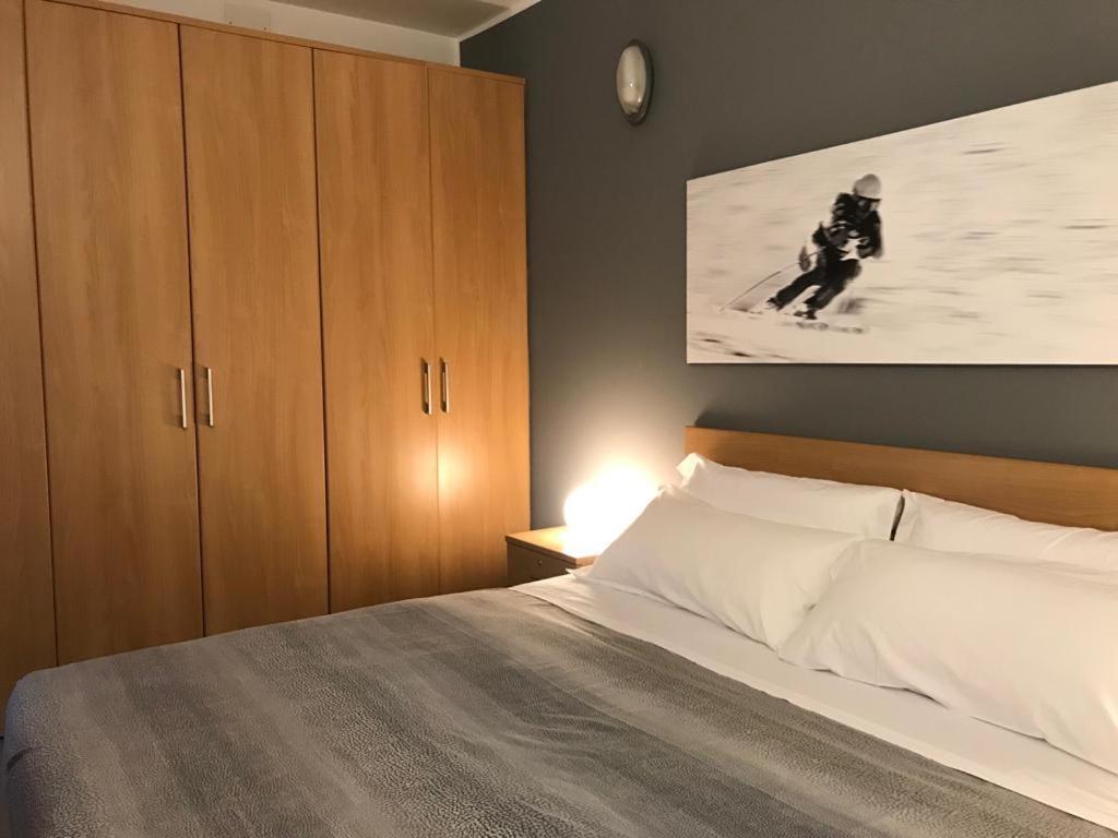 46 Vale C'E' Al Villaggio Olimpico Di Colle Sestriere Exteriör bild